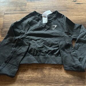 Gymshart tight fit cropped workout top